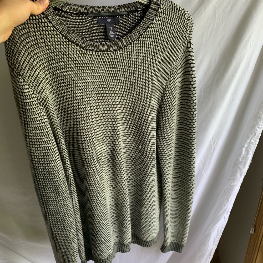 Gap Knitted Black and Grey Sweater Warm M